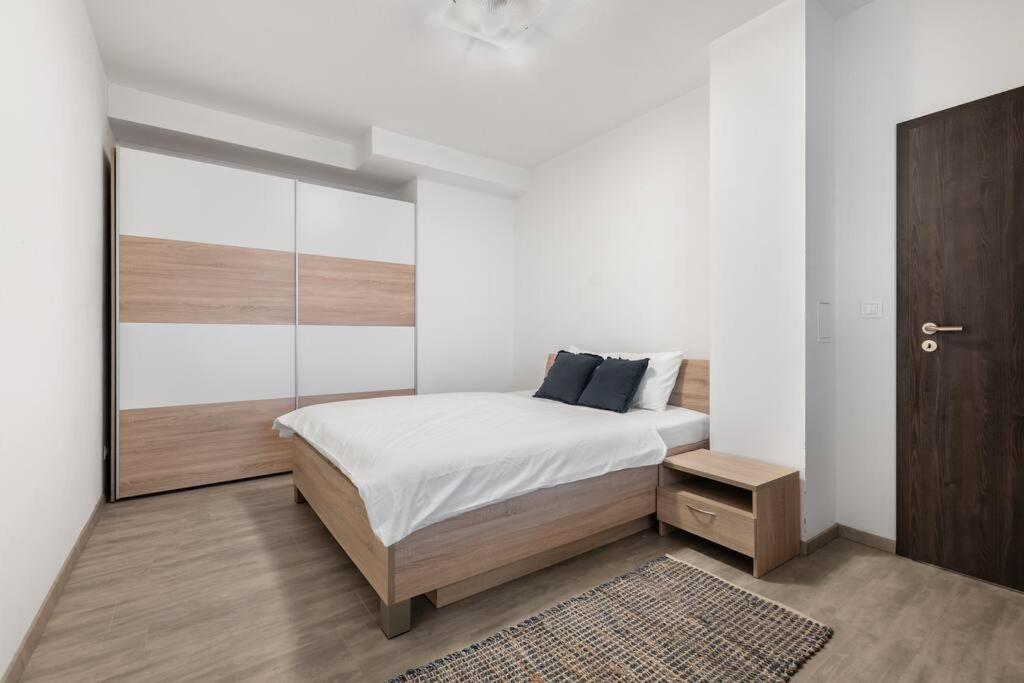 Utulny Apartman V Centre Diania Pozsony